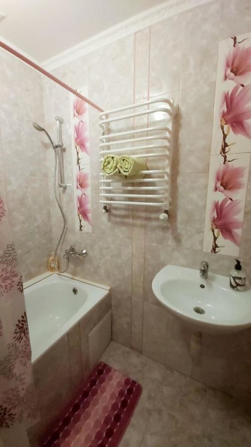 Айстра Apartment Lviv Ngoại thất bức ảnh
