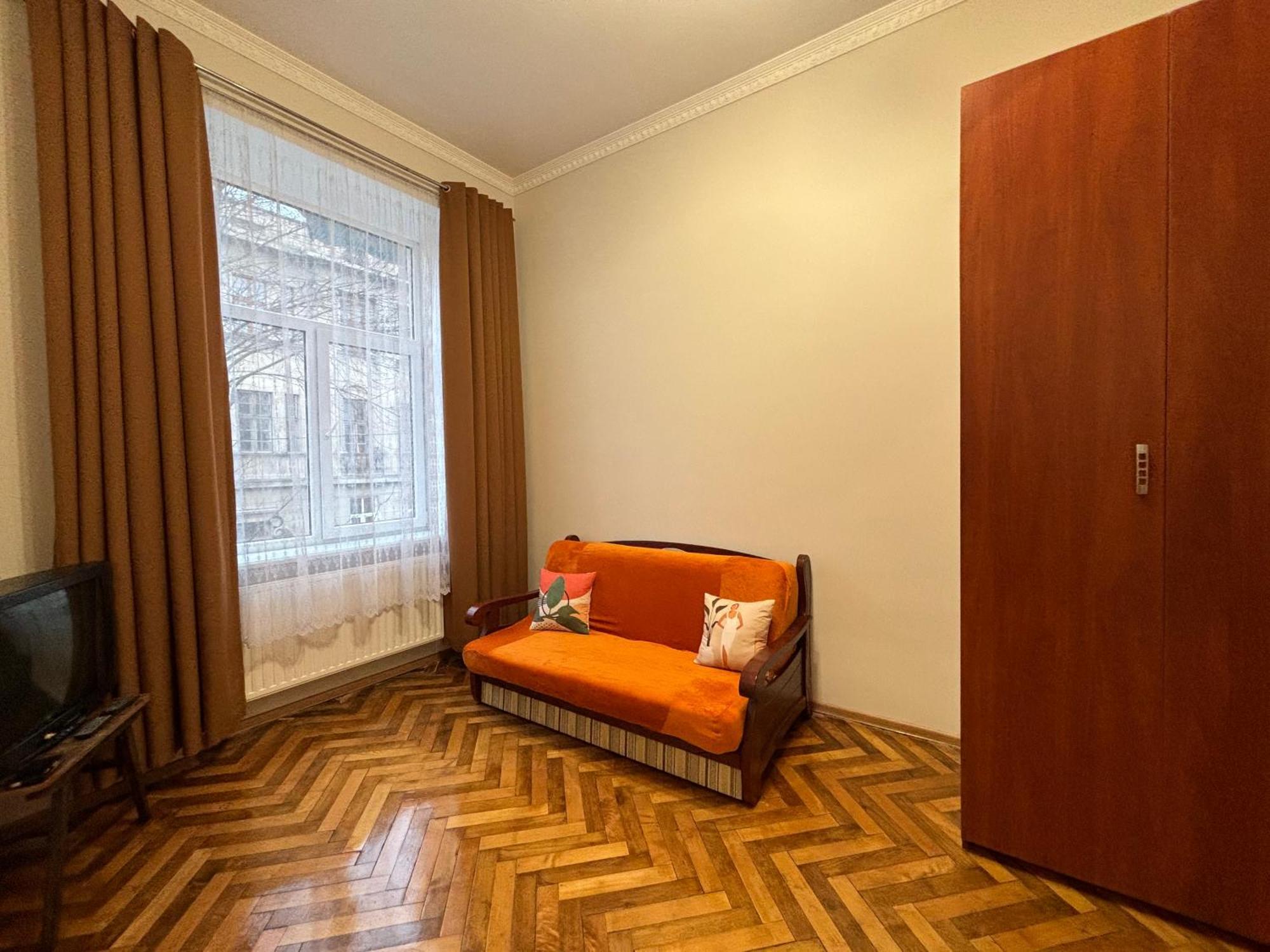 Айстра Apartment Lviv Ngoại thất bức ảnh