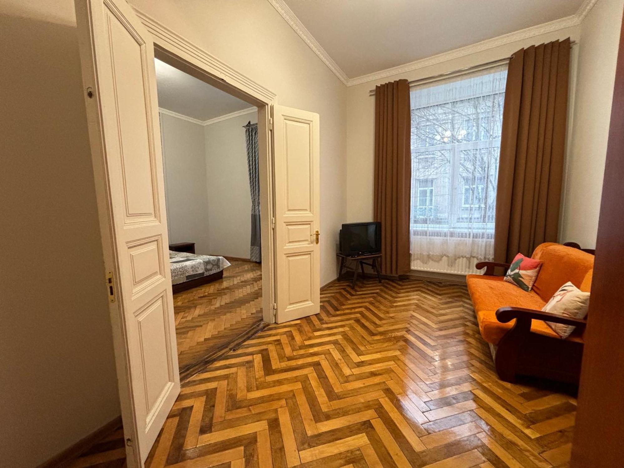 Айстра Apartment Lviv Ngoại thất bức ảnh