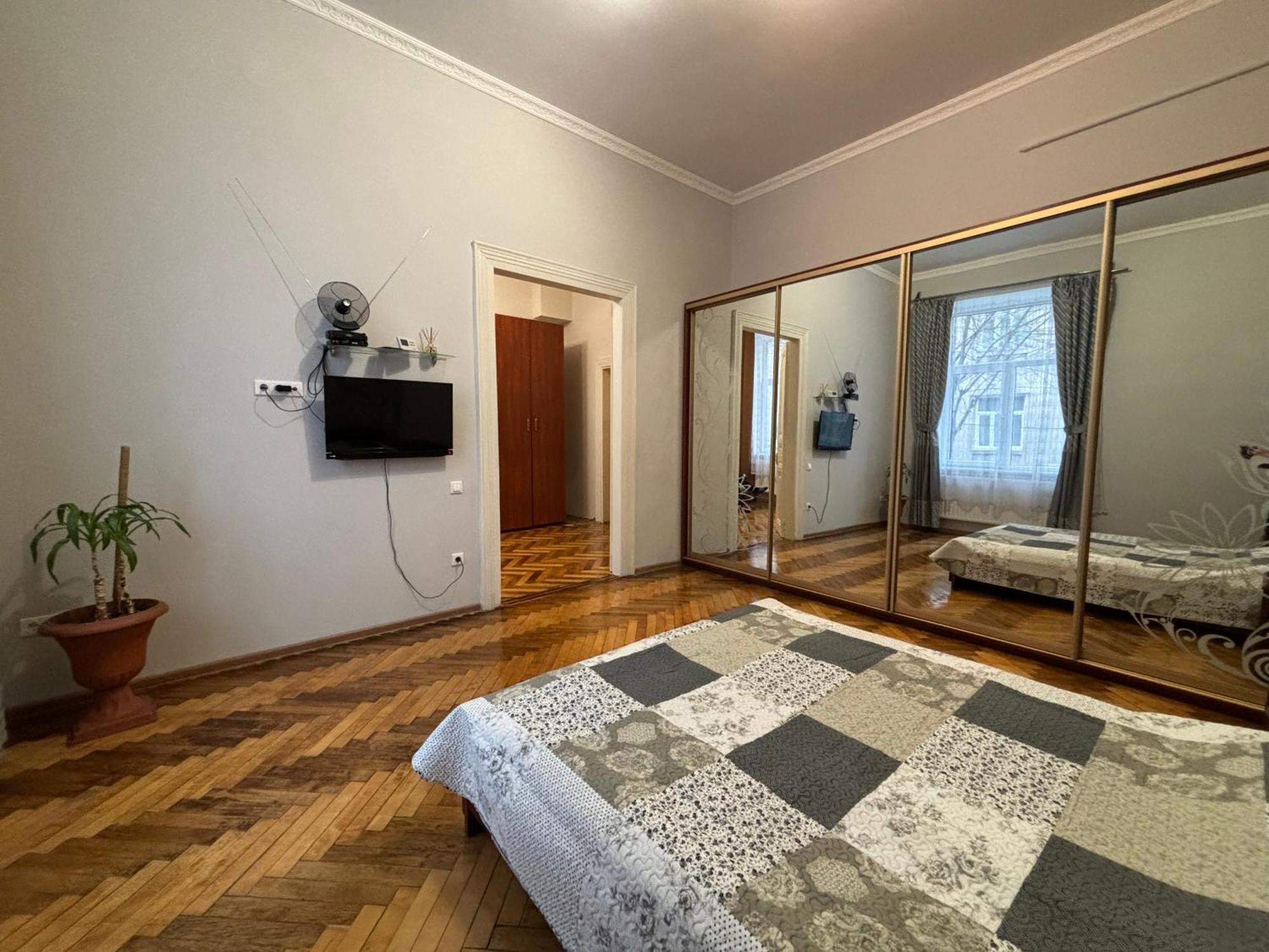 Айстра Apartment Lviv Ngoại thất bức ảnh